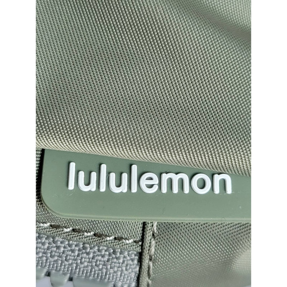 Lululemon Everywhere Belt Bag Grey Sage One Size - Picture 6 of 9